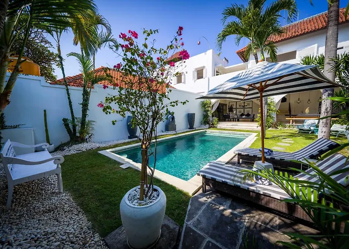 Villa Rae - Seminyak - Legian Luxury 3 Bedroom 3 Bathroom Villa - Great Location