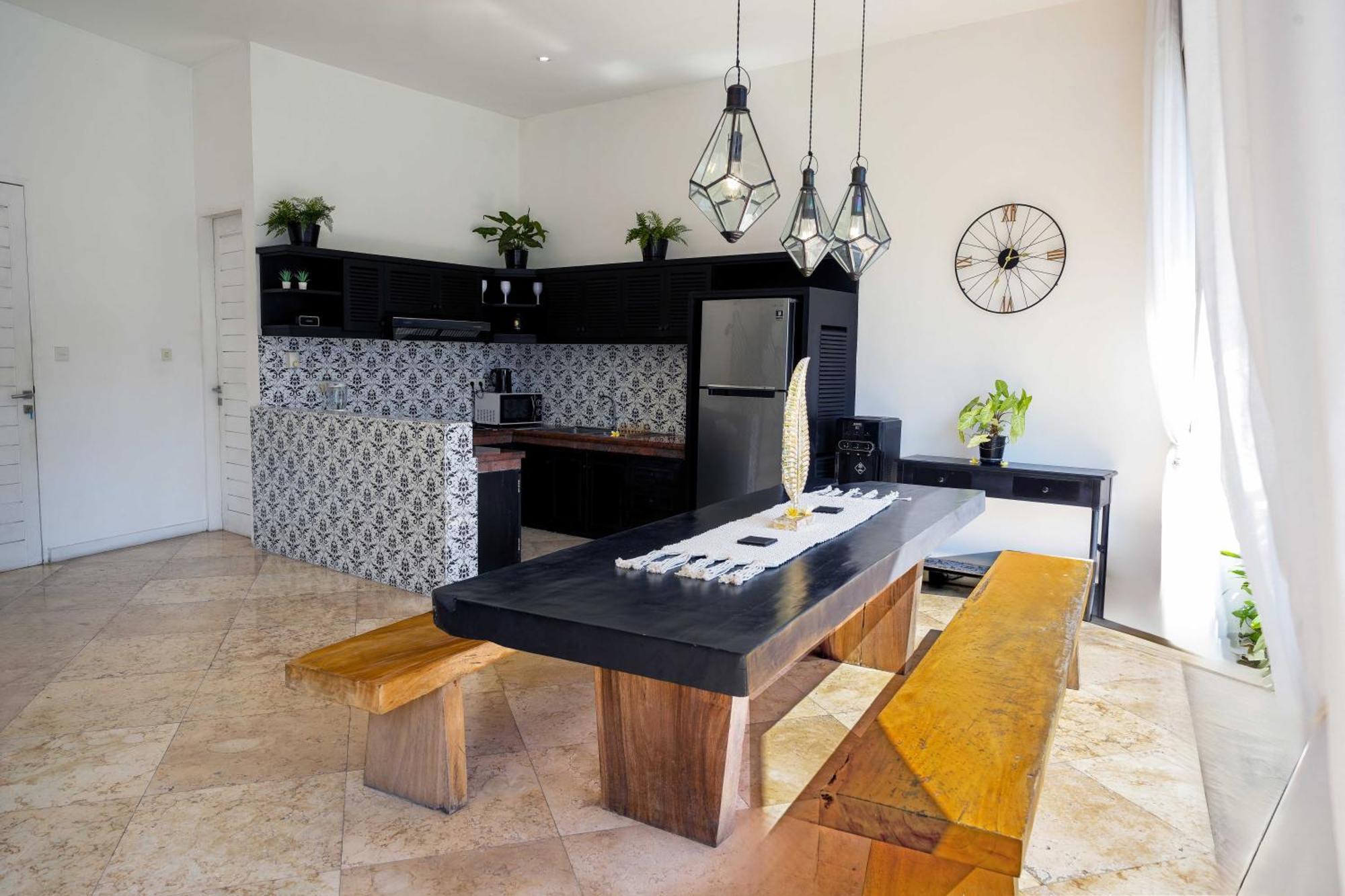 Rae - - Legian Luxury 3 Bedroom 3 Bathroom - Great Location *
