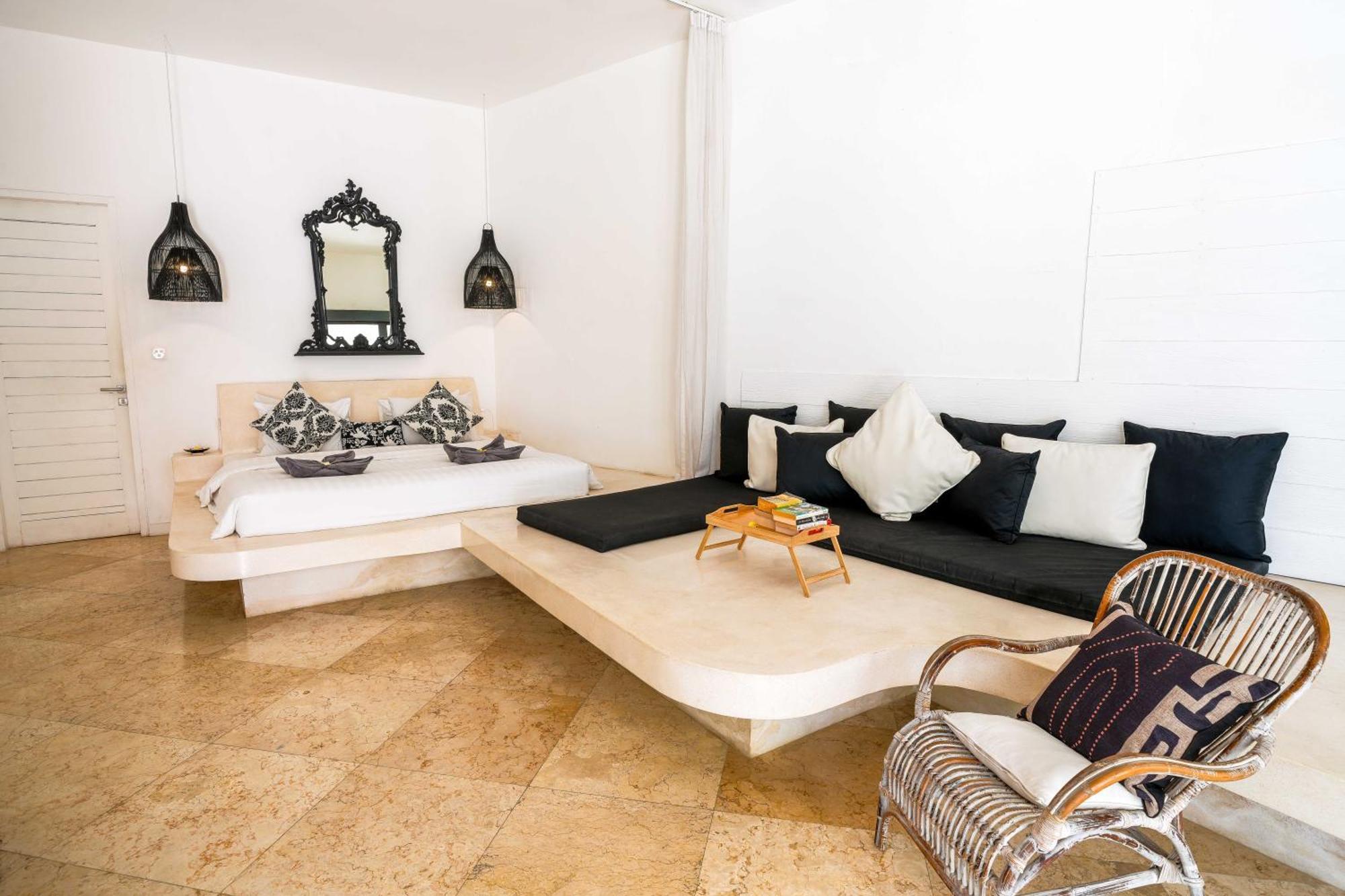 Villa Rae - - Legian Luxury 3 Bedroom 3 Bathroom - Great Location *