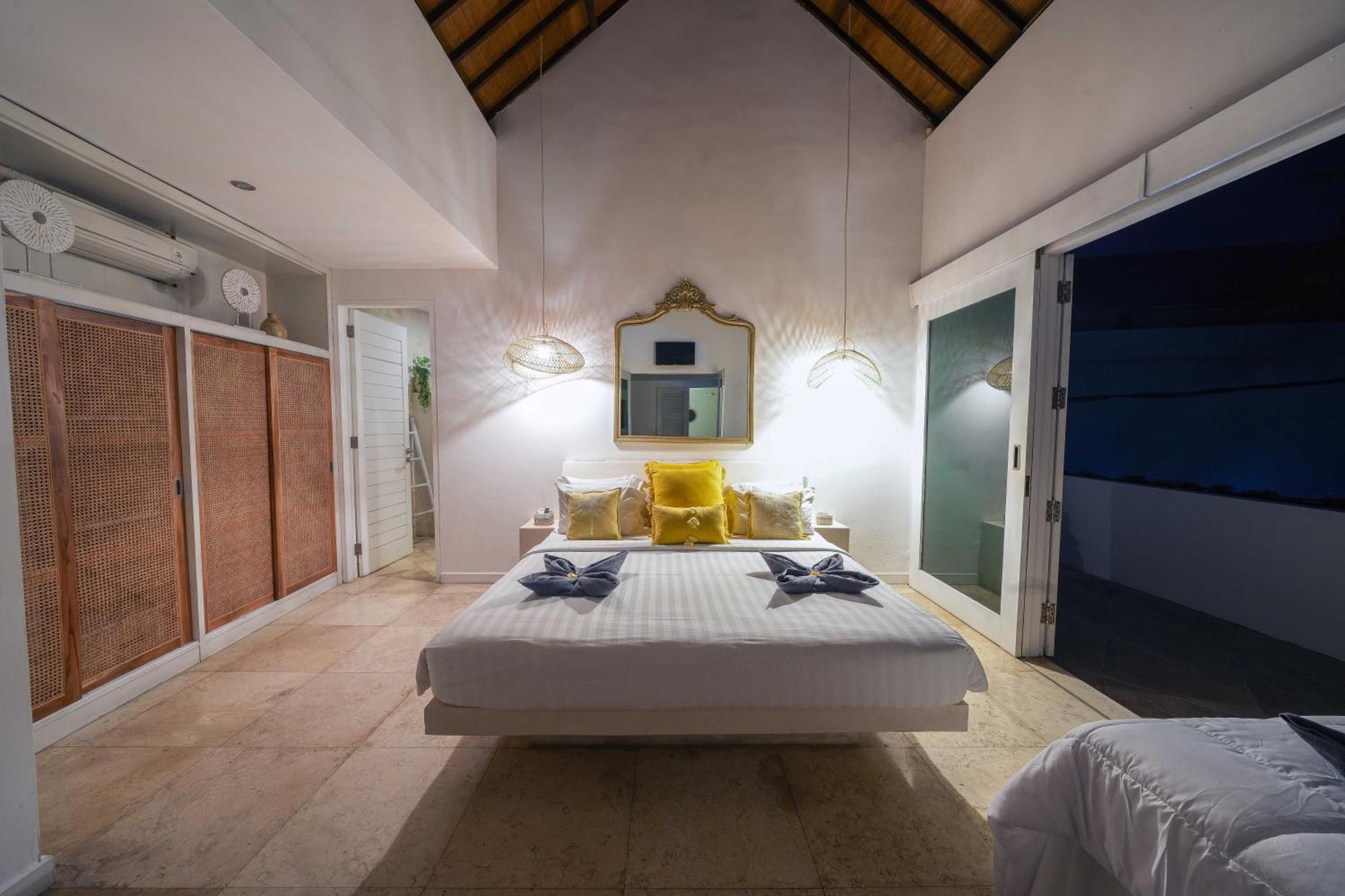 Rae - - Legian Luxury 3 Bedroom 3 Bathroom - Great Location *
